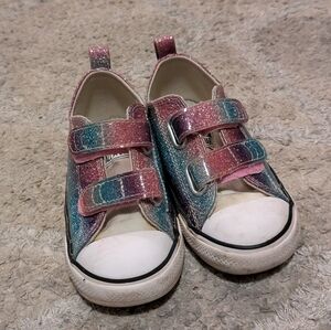 toddler size 9 converse sneakers